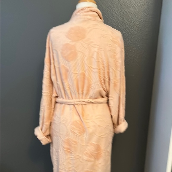 Peachy Pink Robe - Picture 6 of 7